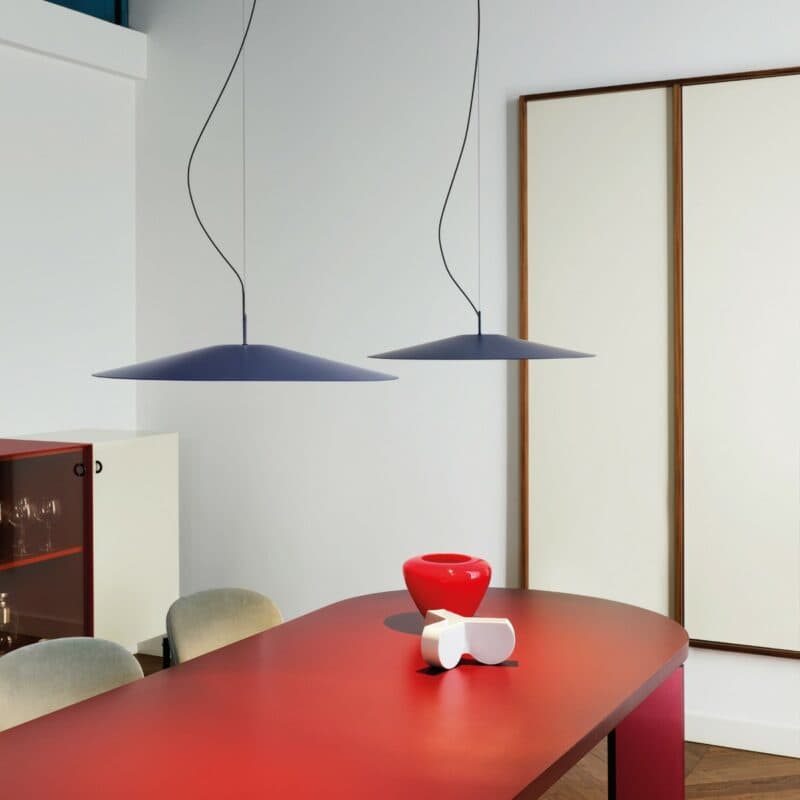 Luceplan Pendelleuchte Koinè in Blau matt Ambientebeispiel