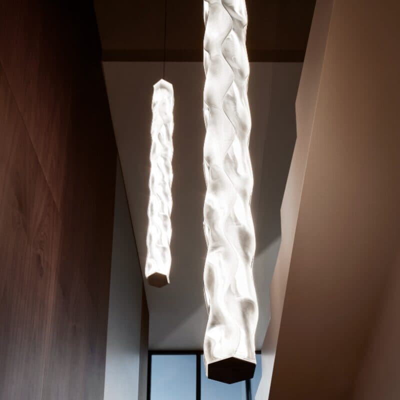 Slamp Pendelleuchte Hugo Suspension vertikal Wohnbeispiel