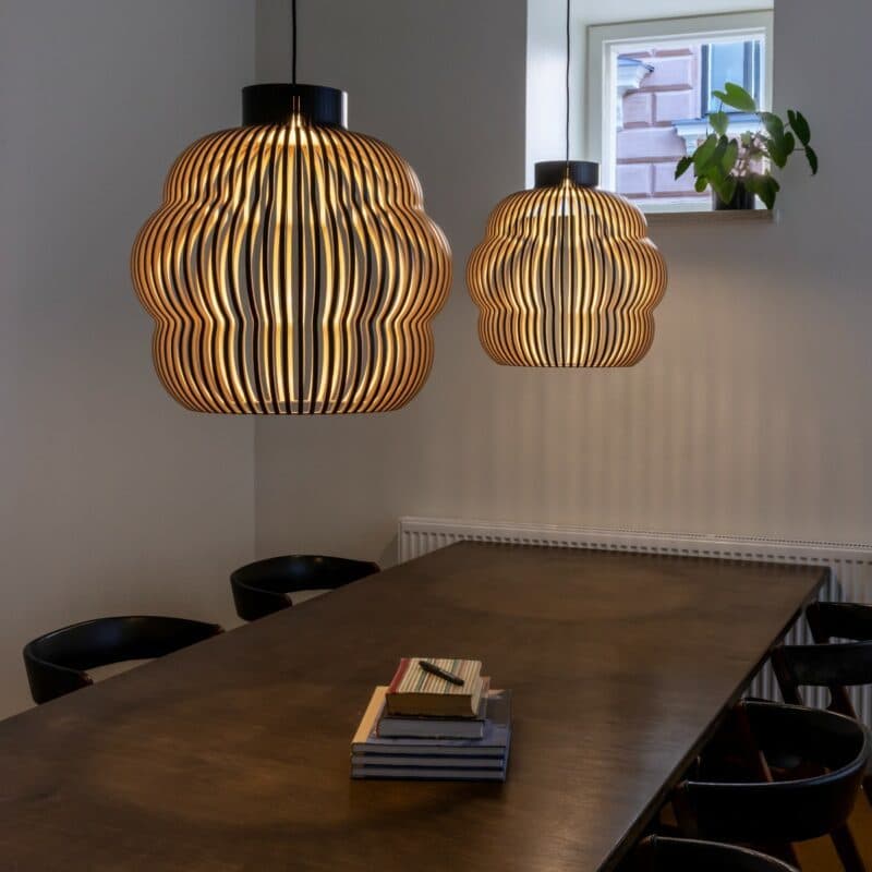 Secto Design Pendelleuchte Kumulo 5200 in Schwarz laminiert Wohnbeispiel